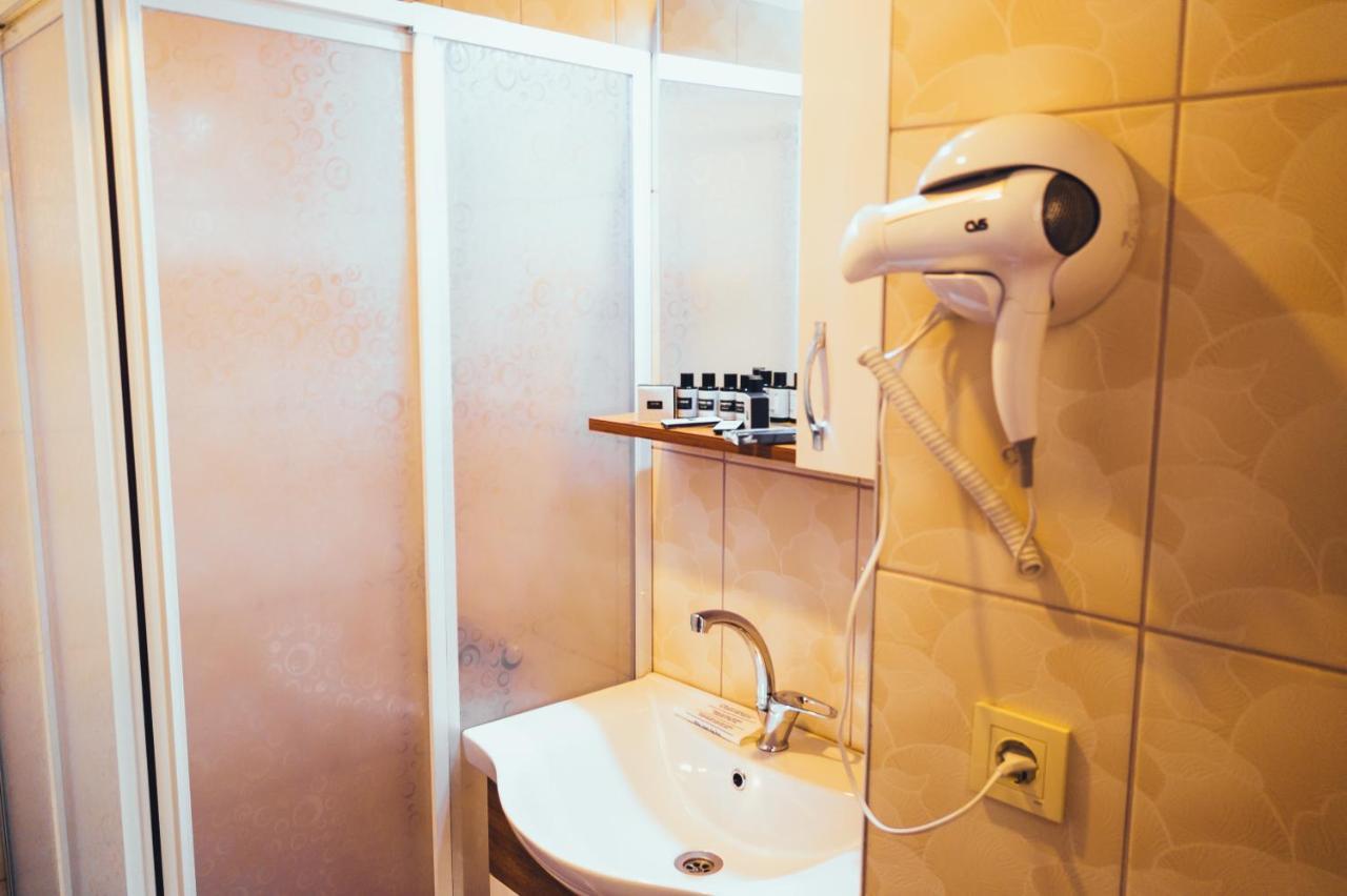 Готель Dream Town Hotel&restaurant 3*
