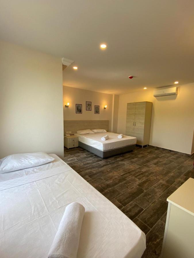 Dream Town Hotel&restaurant Готель 3*